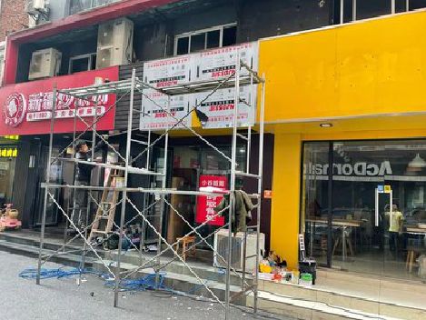 泗洪制作广告招牌如何避免它发黄？